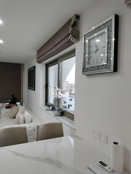Luxury Apartment In Larnaca 2 Bedroom 1 Balcony
